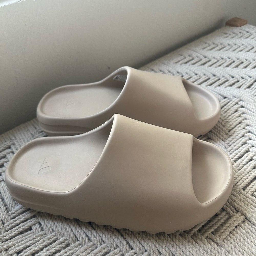 Yeezy Beige Slide Sandals